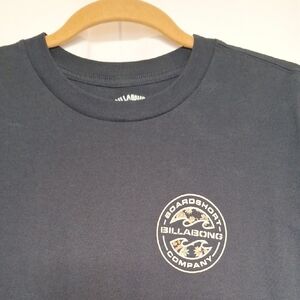 Billabong Men's Navy Blue Tee with Logo Size M 100% Cotton